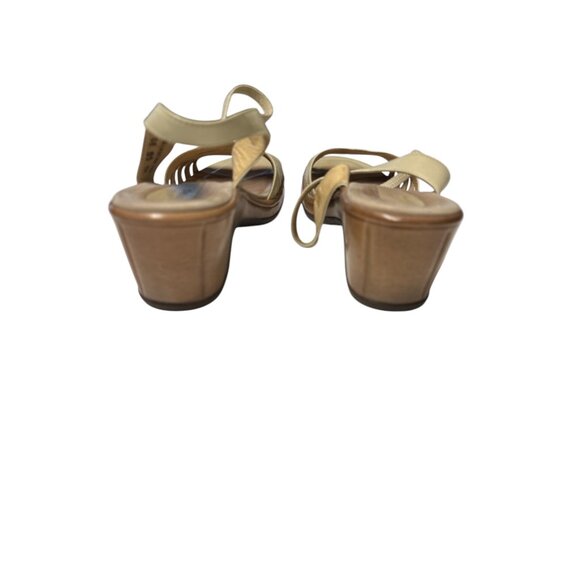 Dansko Womens Beige Leather Open-Toe Sandals With Strappy Design & Adjustable St - Picture 4 of 10